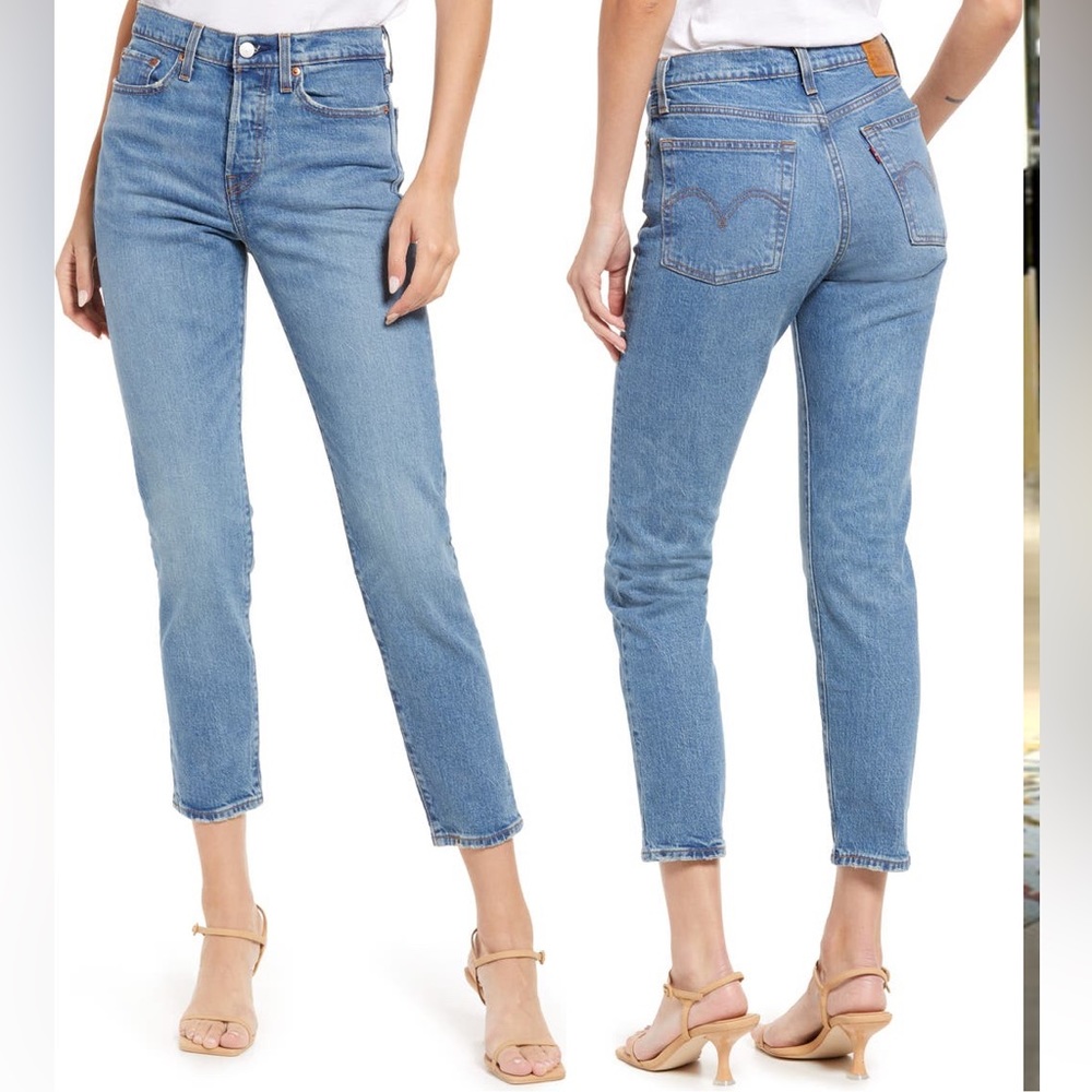 Like-new Levi’s “wedgie” jeans!
